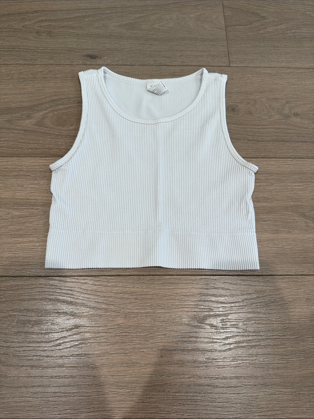 Yogalicious Classic White Ribbed Crop Tank Size Medium